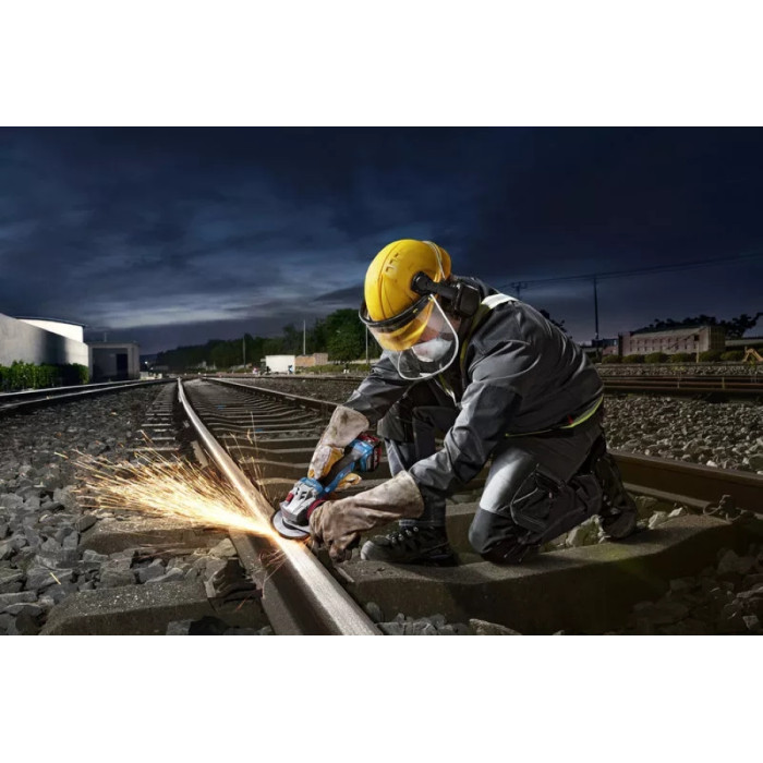 Шліфмашина кутова акумуляторна Bosch GWS 18V-11S 125мм 18В 1x5А·год 0-9000об·хв 1.7кг кейс ЗПGAL1880CV (06019N4003)