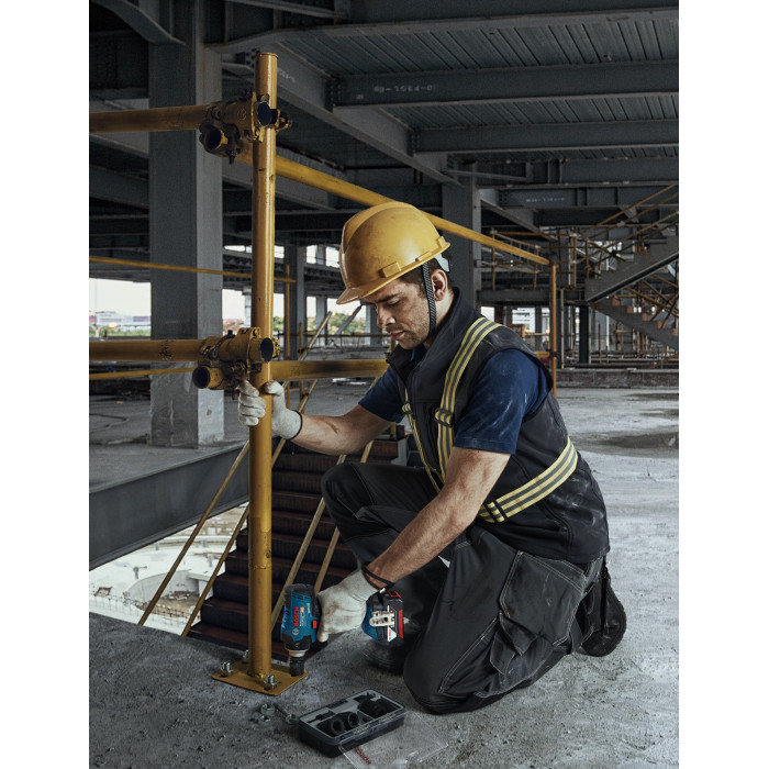 Bosch Гайкокрут Professional GDS 18V-400 акум, 2* 18 В GBA 5 Аг, 400 Нм, 0-2500 об/хв, ЗУ GAL 18V-40, кейс, зажим квадрат, 1.87 кг (06019K0020)