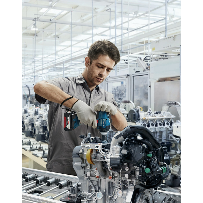 Bosch Гайкокрут Professional GDS 18V-400 акум, 2* 18 В GBA 5 Аг, 400 Нм, 0-2500 об/хв, ЗУ GAL 18V-40, кейс, зажим квадрат, 1.87 кг (06019K0020)