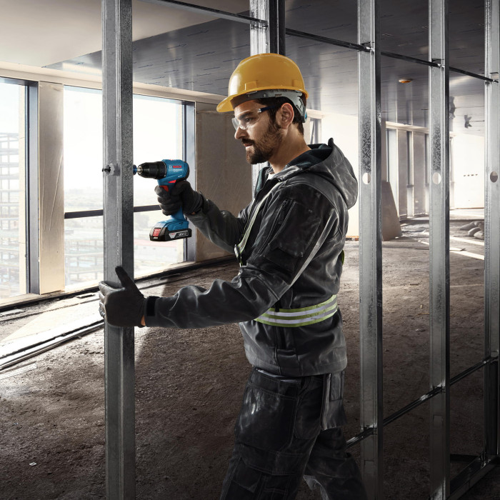 Шурупокрут-дриль акумуляторний Bosch GSR 185-LI 18В 2х2.0А·год 50Нм 500·1900об·хв 0.9кг (06019K3000)