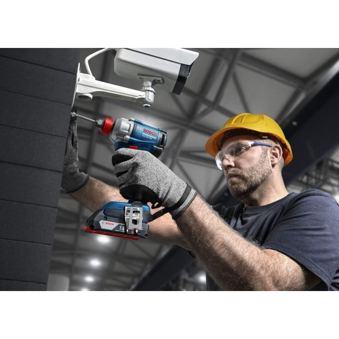 Гвинтоверт ударний акумуляторний Bosch GDR 18V-215 18В АКБ 2х2А·год 3800об·хв 215Нм M6-M16 ЗП GAL18V-20 кейс 1кг (06019N2022)