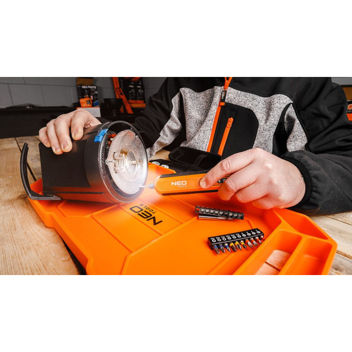 Викрутка акумуляторна Neo Tools 4В1Х1.5А·год 4.5Нм 230об·хв 20 біт кейс 0.23кг (04-199)