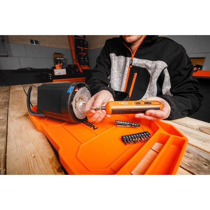 Викрутка акумуляторна Neo Tools 4В1Х1.5А·год 4.5Нм 230об·хв 20 біт кейс 0.23кг (04-199)