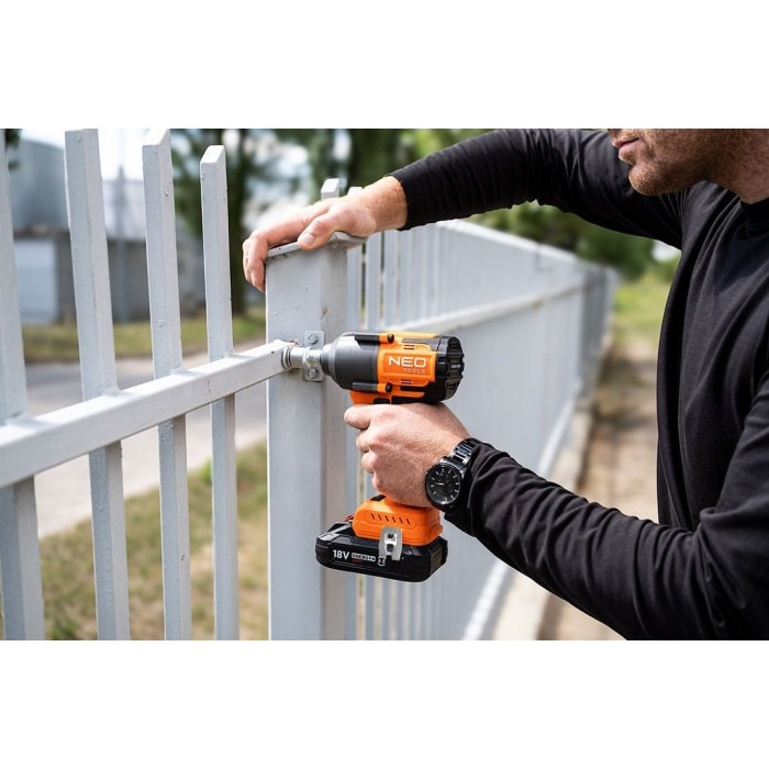 Гайковерт ударний Neo Tools Energy+ 18В безщітковий 2400об·хв 850Нм 1/2