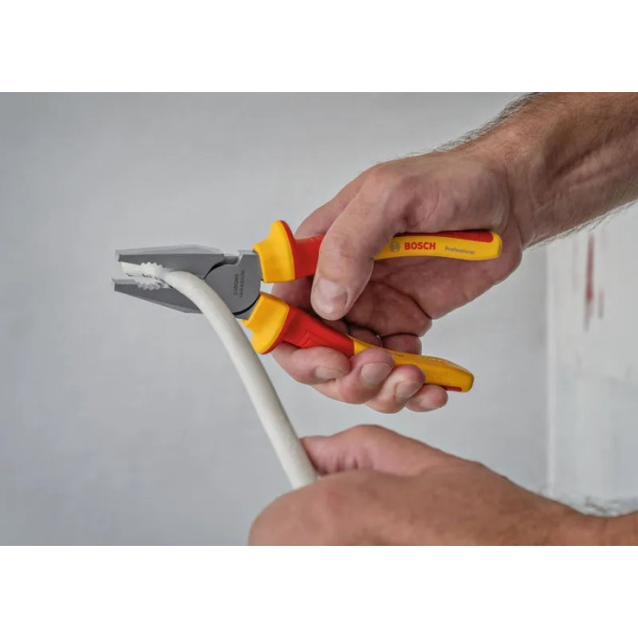 Плоскогубці комбіновані Bosch Professional, 180 мм, VDE (1600A02NE1)
