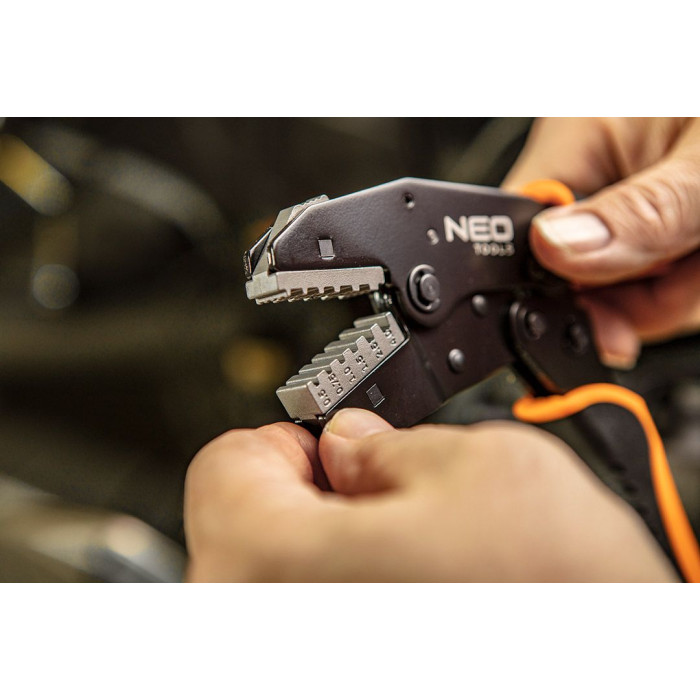 Neo Tools Кліщі обтискні, для обтиску наконечників 0.5-16мм кв., 2 змінних губок, 220мм, CrMo (01-506)