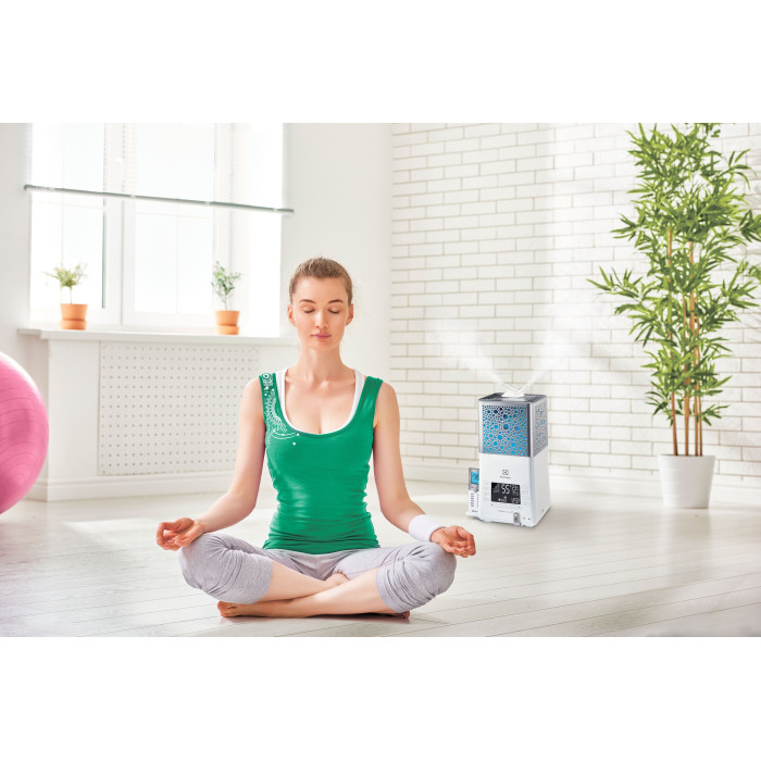 Electrolux Зволожувач повітря YOGAhealthline EHU-3815D 6.3 л, 50 м2, 550 мл/г, ультразвуковий, гігростат, аромакапсула, УФ лампа, стерилізація пари, підсвічування, білий (EHU-3815D)