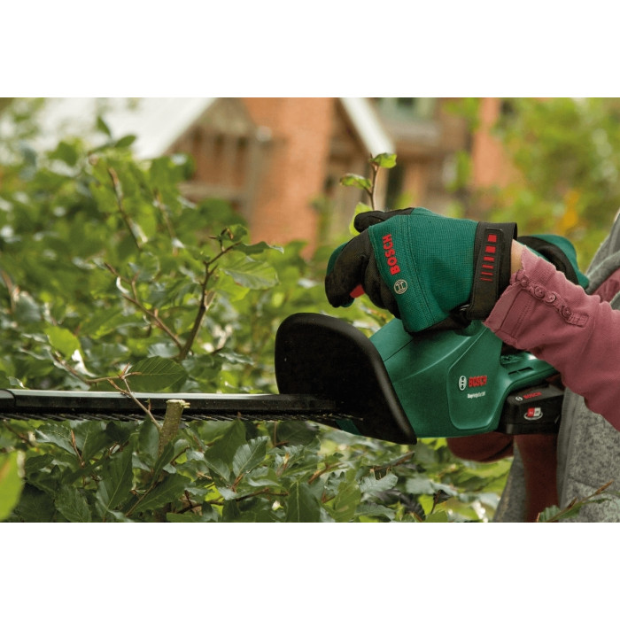 Кущоріз акумуляторний Bosch EasyHedgeCut 18-45 18В лезо 45см крок різу 15мм 3.02кг без АКБ та ЗП (0600849H03)