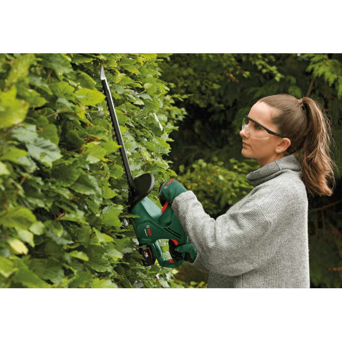 Кущоріз акумуляторний Bosch EasyHedgeCut EasyHedgeCut 18-45 18В акб 1х2А·год лезо 45см крок різу 15мм ЗП 3.7кг (0600849H02)