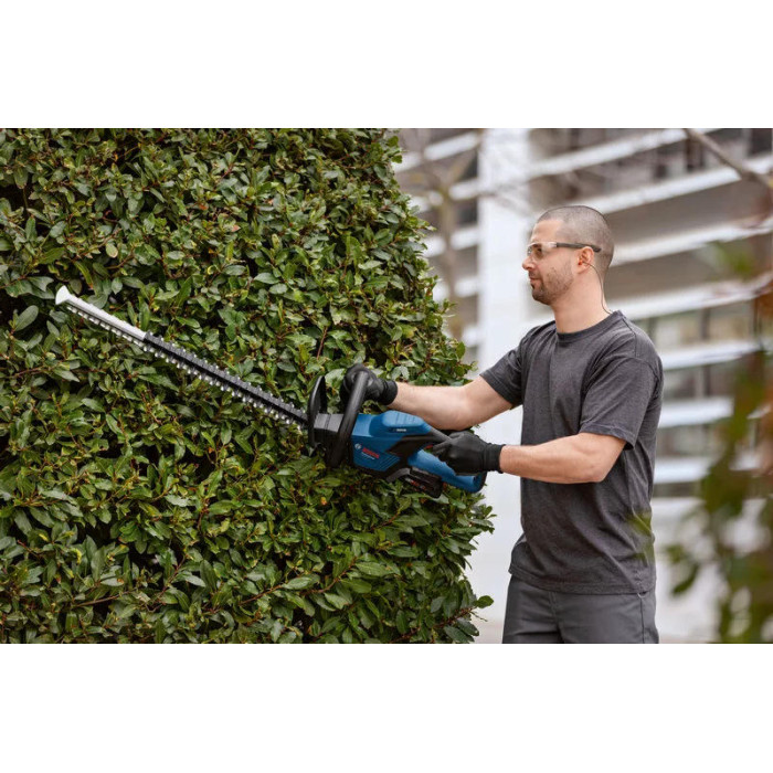 Кущоріз акумуляторний Bosch GHE 18V-60 18В 60мм крок різу 23мм 2.3кг без АКБ та ЗП (06008C9000)