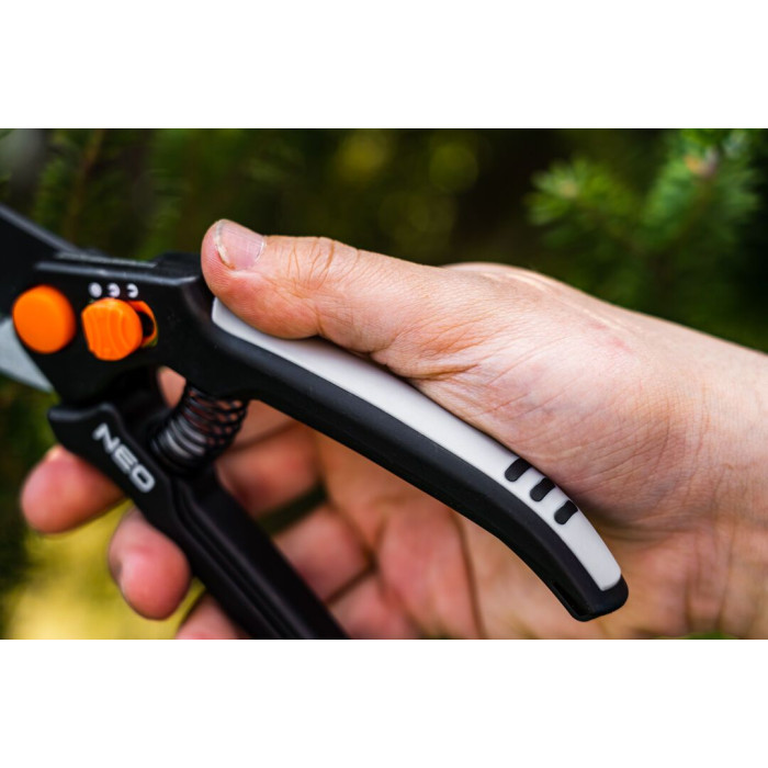 Neo Tools Секатор площинний, d різу 15мм, 185мм, 164г (15-200)